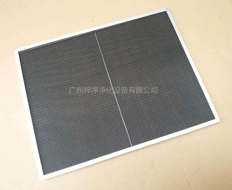 尼龍網(wǎng)初效過濾器骨架采用直徑為6mm的鐵絲焊接處理,目的防止過濾器變形。